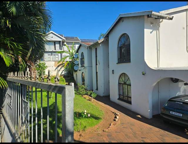 3 BEDROOM HOUSE FOR SALE IN OVERPORT
